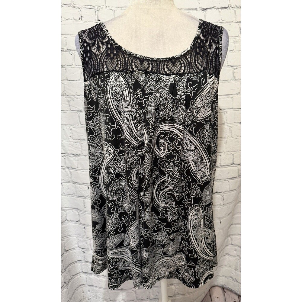 Avenue Black & White Paisley Crochet Sleeveless Top Plus Size 18/20
